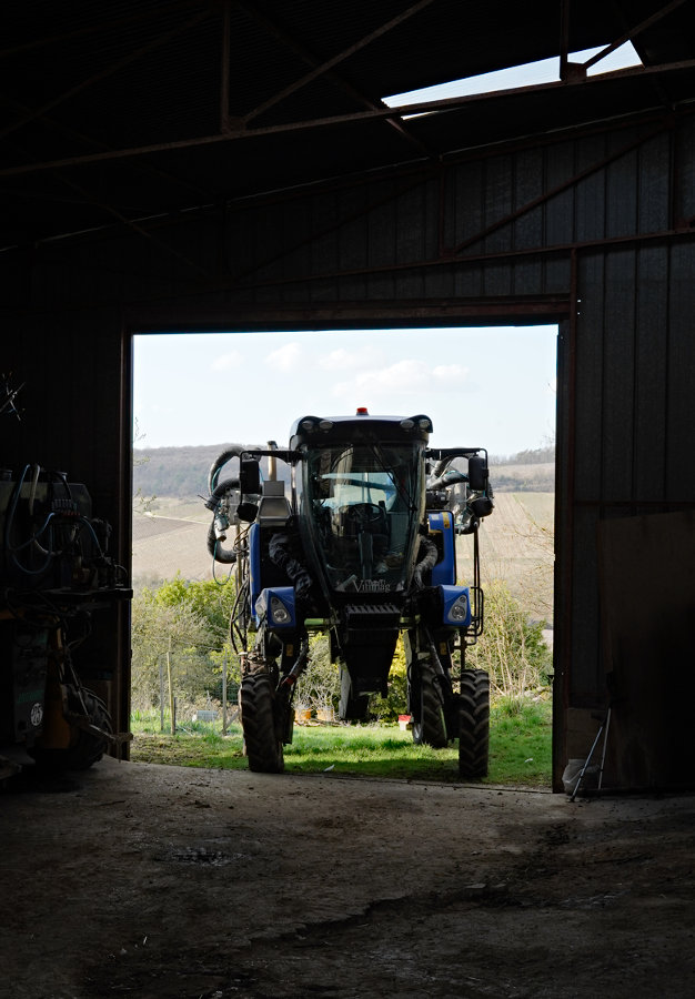 Chablis - tractor